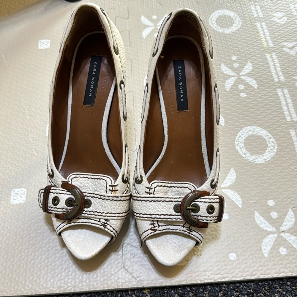Zara Woman White Leather Peep-Toe Heels